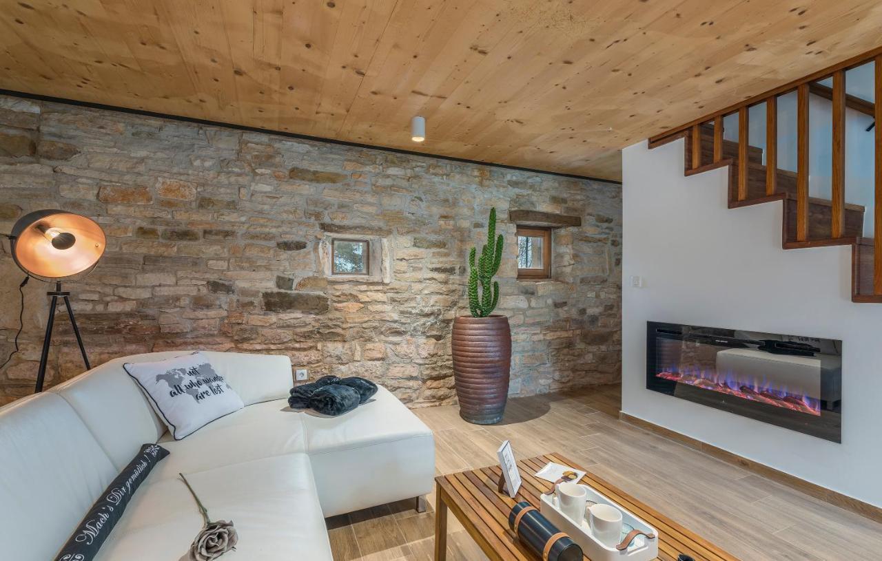 Villas Martincici With Large Pool Groznjan Room photo