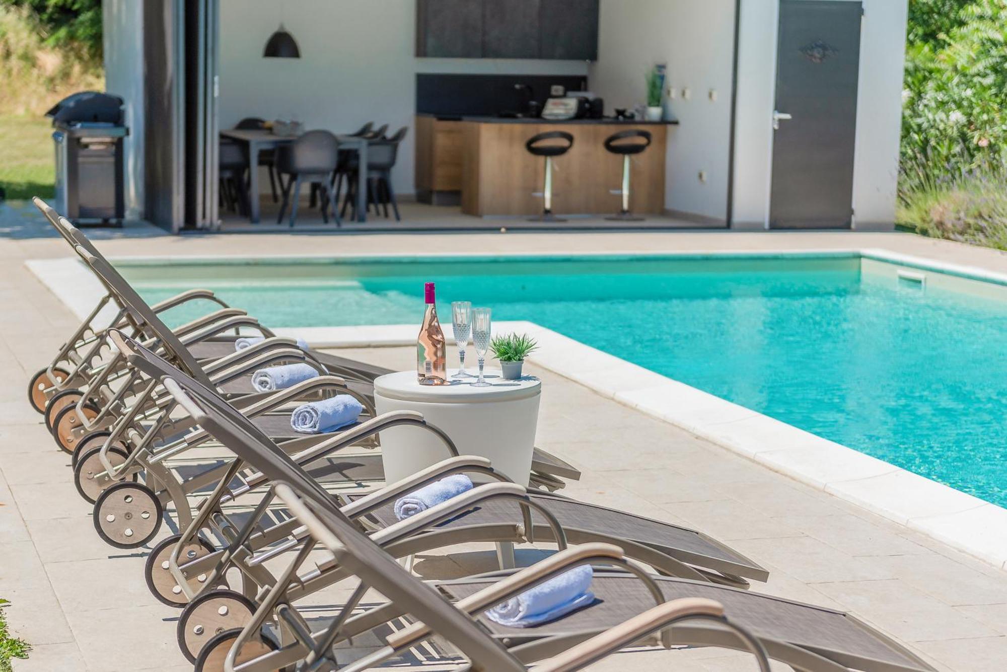 Villas Martincici With Large Pool Groznjan Exterior photo