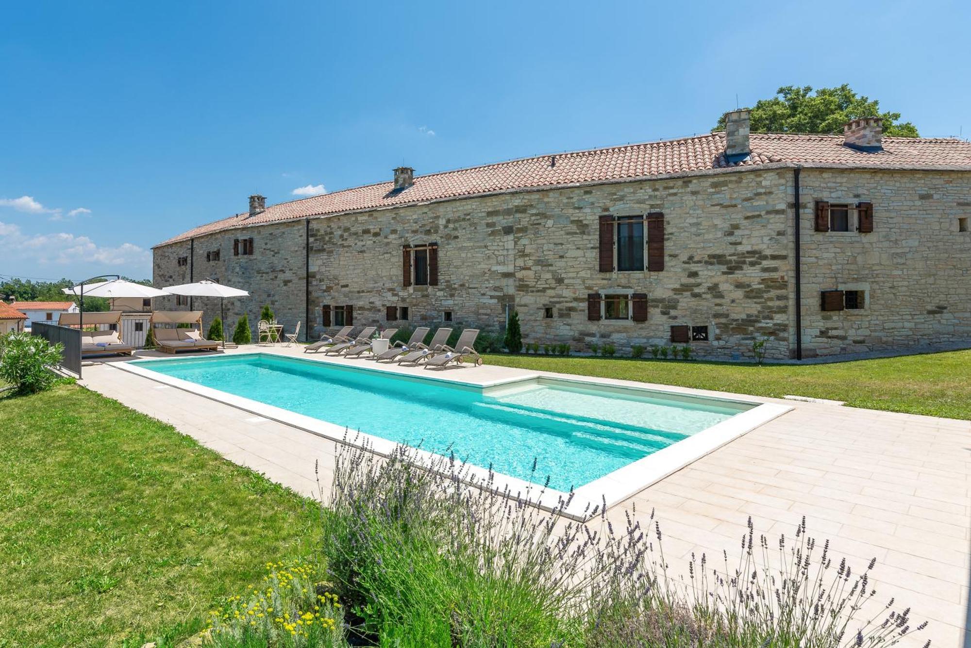 Villas Martincici With Large Pool Groznjan Exterior photo